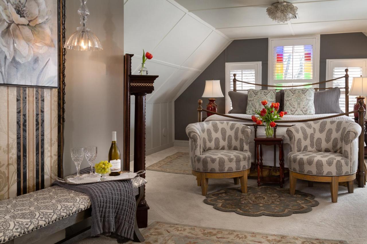 White Doe Inn Bed & Breakfast Мантео Екстер'єр фото