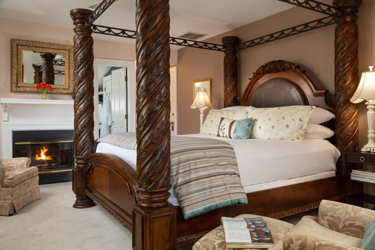 White Doe Inn Bed & Breakfast Мантео Екстер'єр фото