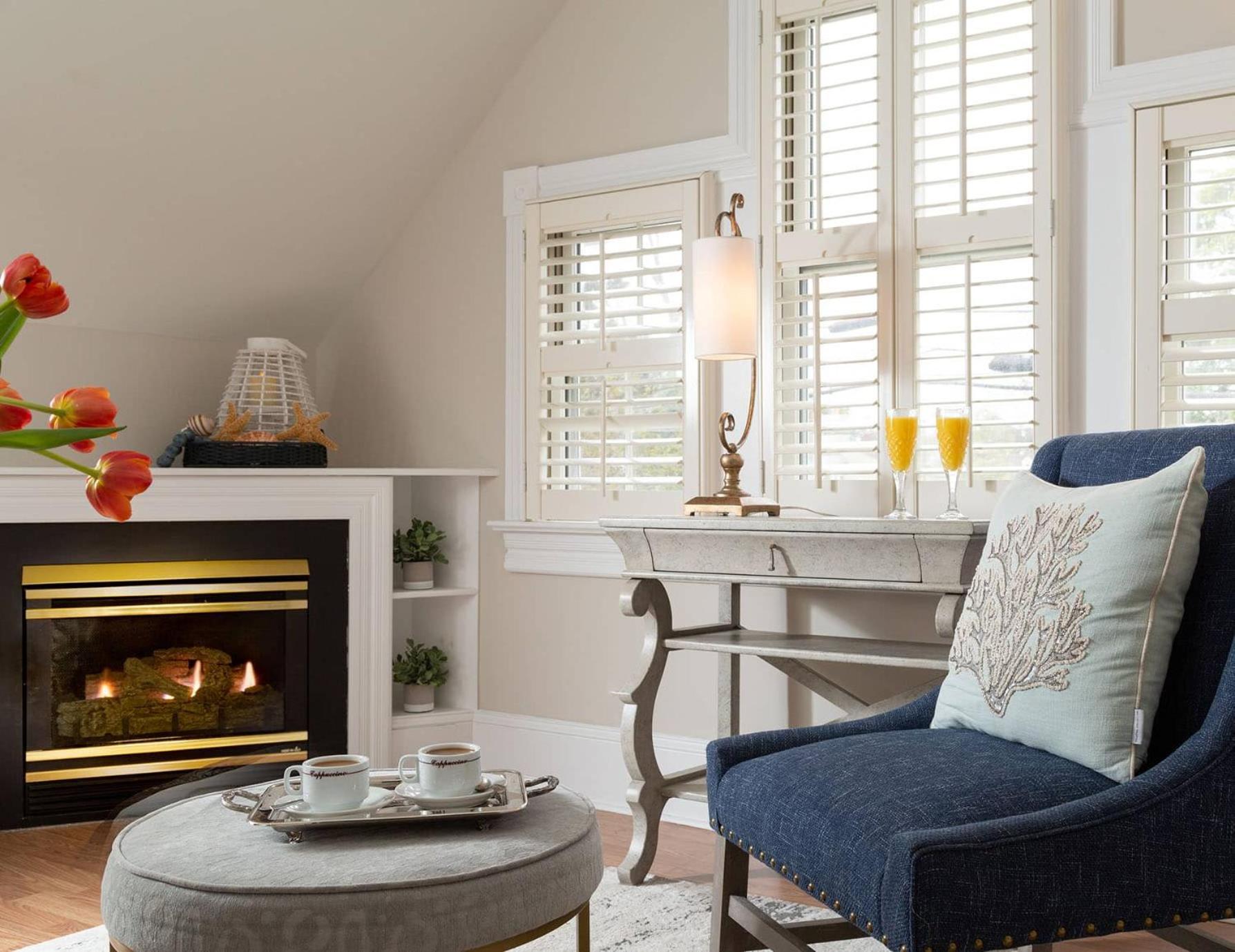 White Doe Inn Bed & Breakfast Мантео Екстер'єр фото