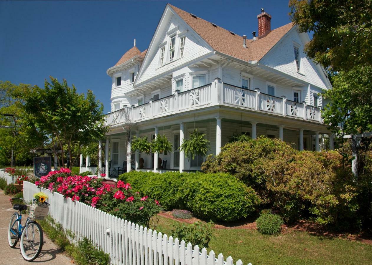 White Doe Inn Bed & Breakfast Мантео Екстер'єр фото